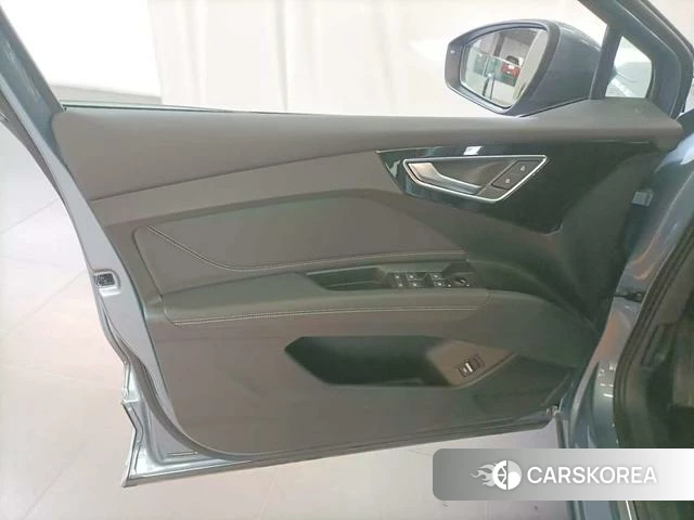 Audi Q4 e-tron 2025 Синий из Китая, фото 4