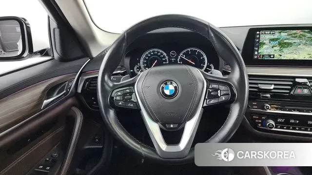 BMW 5 Series (G30) 2018 Белый из Кореи, фото 4