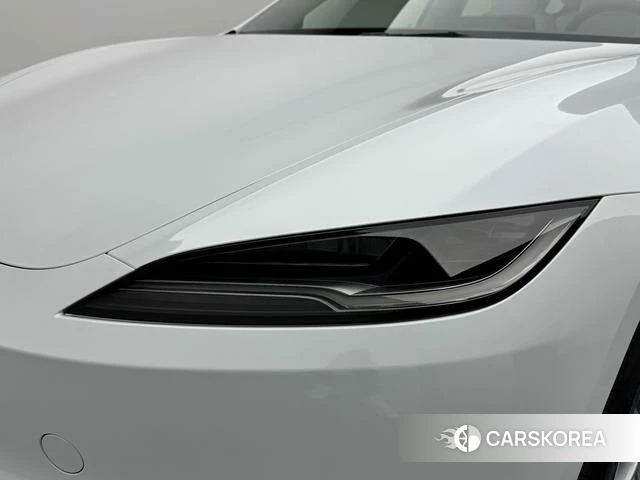 Tesla Model 3 2026 Белый из Китая, фото 4