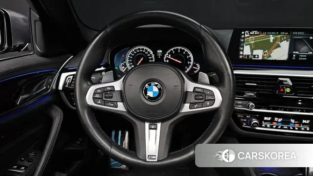 BMW 5 Series (G30) 2018 Цвет галактики из Кореи, фото 4
