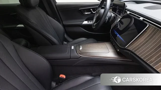 Mercedes-Benz E-Class W214 2024 Черный из Кореи, фото 4