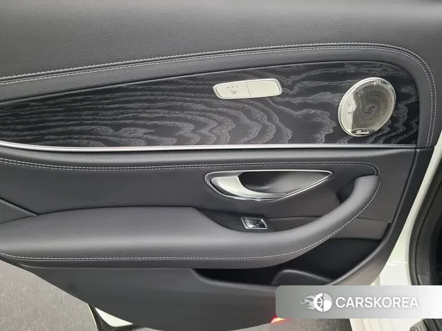 Mercedes-Benz E-Class W213 2021 Белый из Кореи, фото 4