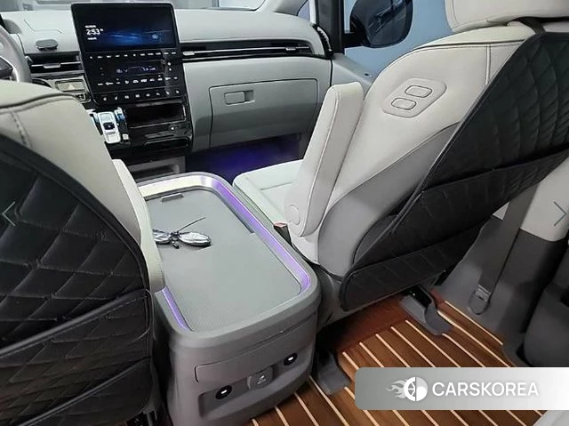 Hyundai Staria 2025 Черный из Кореи, фото 4