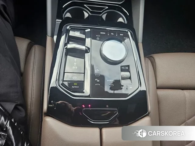 BMW 5 Series (G60) 2024 Небесно-голубой из Кореи, фото 4