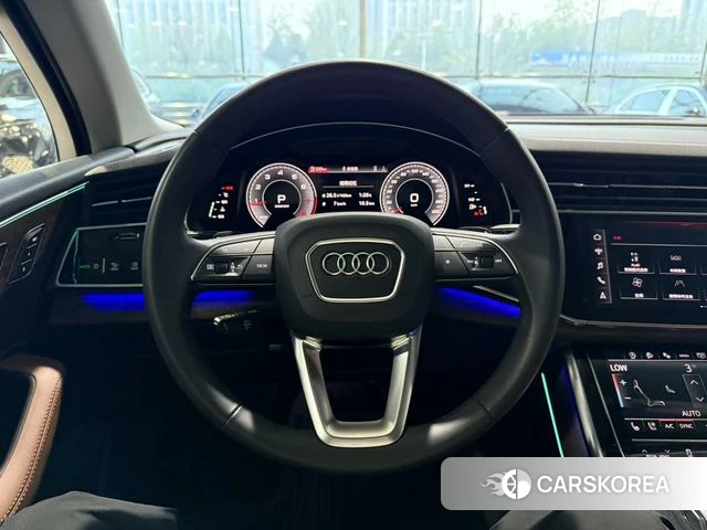 Audi Q7 2023 Черный из Китая, фото 4