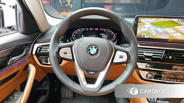 BMW 5 Series (G30) 2023 Белый из Кореи, фото 4