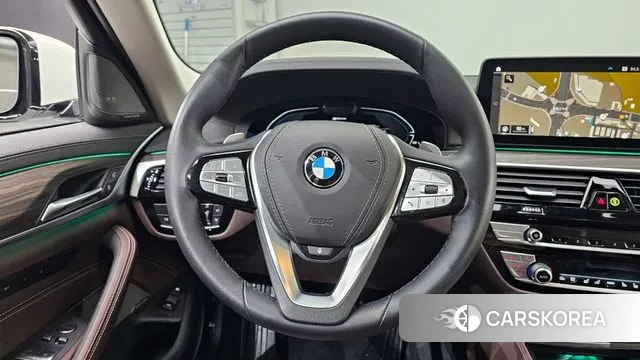 BMW 5 Series (G30) 2020 Белый из Кореи, фото 4