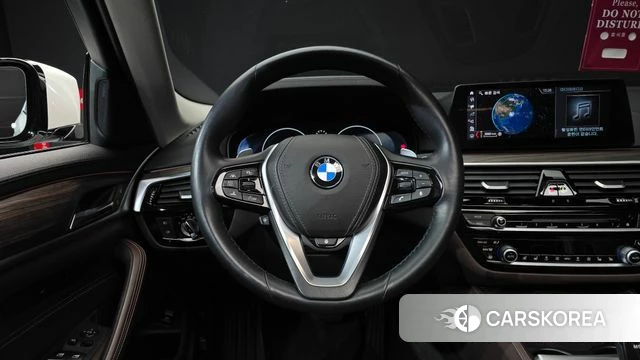 BMW 5 Series (G30) 2019 Белый из Кореи, фото 4