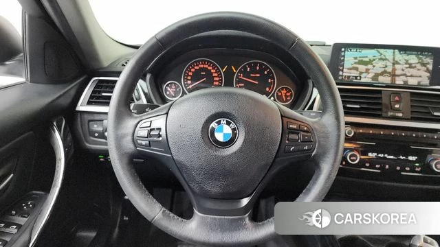 BMW 3 Series (F30) 2018 Белый из Кореи, фото 4
