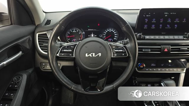 Kia Seltos 2022 Белый из Кореи, фото 4