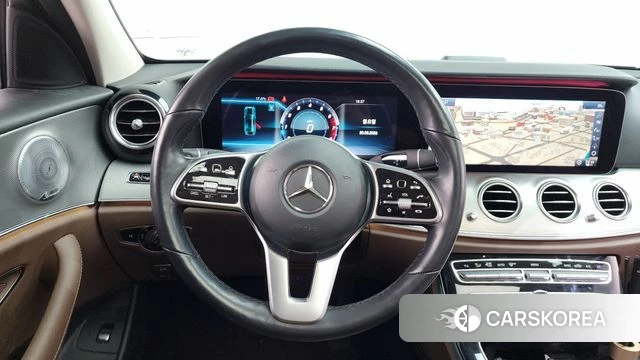 Mercedes-Benz E-Class W213 2018 Белый из Кореи, фото 4