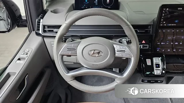 Hyundai Staria 2023 Черный из Кореи, фото 4