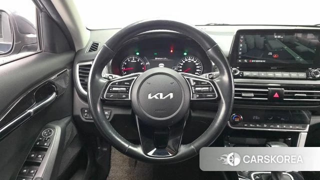 Kia Seltos 2022 Серый из Кореи, фото 4