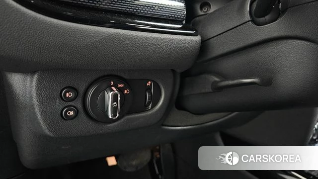 Mini Cooper Clubman 2018 Серебристо-серый из Кореи, фото 4