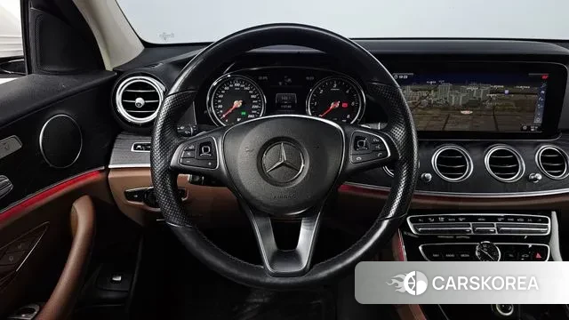 Mercedes-Benz E-Class W213 2018 Белый из Кореи, фото 4