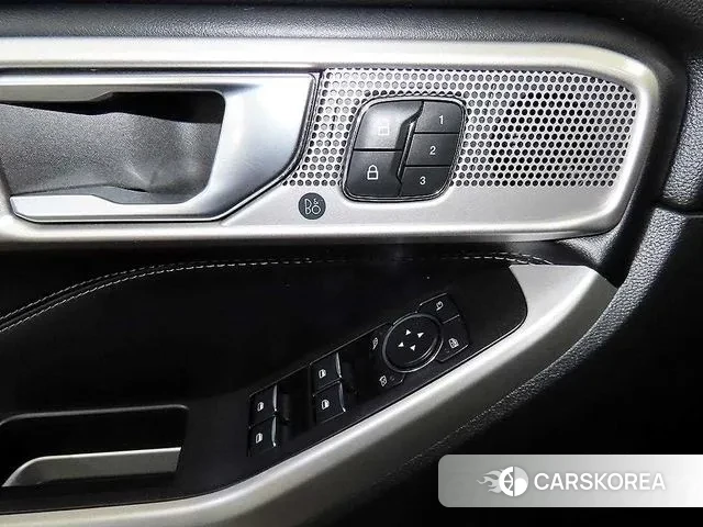 Ford Explorer 6th Generation 2020 Черный из Кореи, фото 4