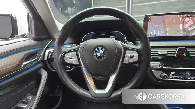 BMW 5 Series (G30) 2022 Белый из Кореи, фото 4