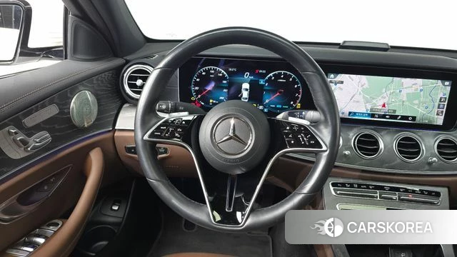 Mercedes-Benz E-Class W213 2022 Белый из Кореи, фото 4