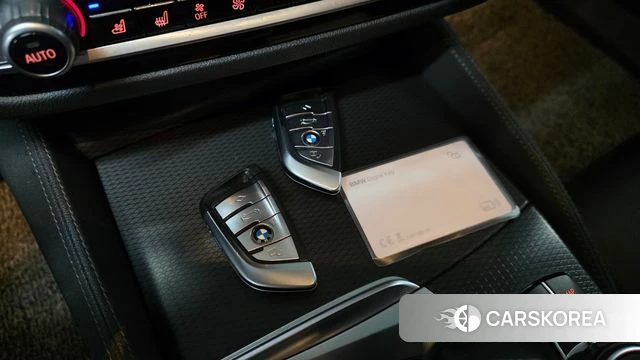 BMW 5 Series (G30) 2023 Серый из Кореи, фото 4