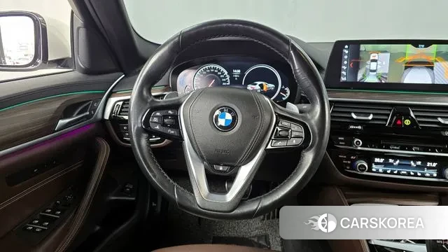 BMW 5 Series (G30) 2018 Белый из Кореи, фото 4