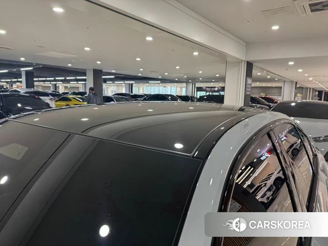 BMW 5 Series (G60) 2025 Светло-серебряный цвет из Кореи, фото 4