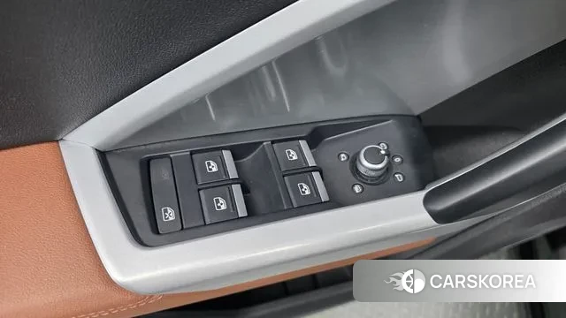 Audi Q3 (F3) 2022 Черный из Кореи, фото 4