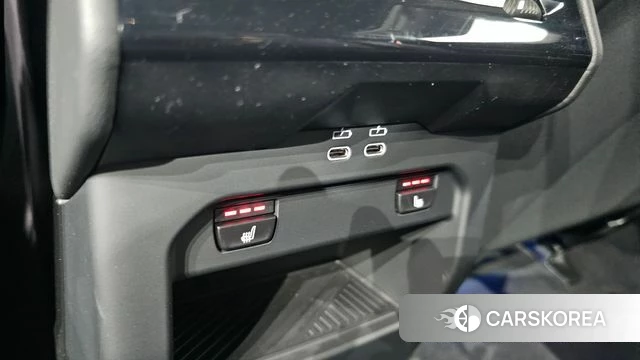 BMW 5 Series (G60) 2025 Серый из Кореи, фото 4