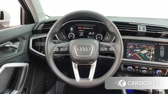 Audi Q3 (F3) 2022 Белый из Кореи, фото 4