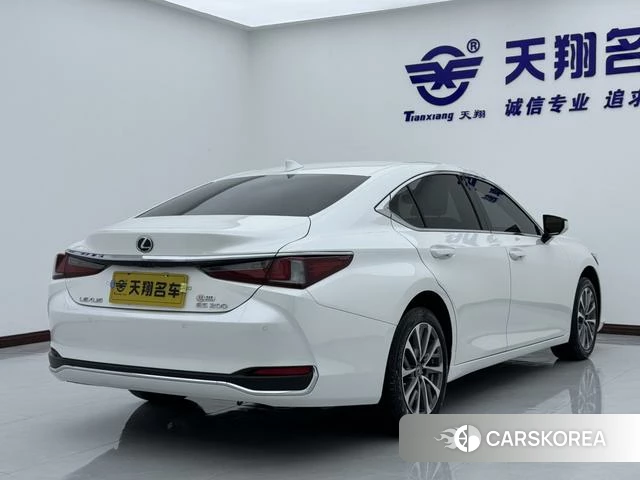 Lexus ES 2024 Белый из Китая, фото 4