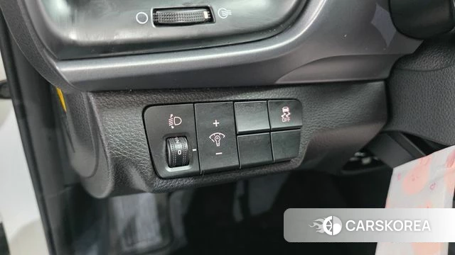 Kia Stonic 2018 Белый из Кореи, фото 4