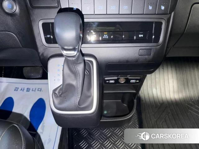 Hyundai Staria 2022 Желтый из Кореи, фото 4