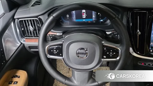 Volvo S60 3rd generation 2023 Белый из Кореи, фото 4