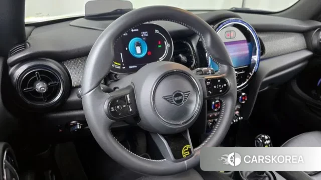 Mini Cooper Electric 2022 Черный из Кореи, фото 4