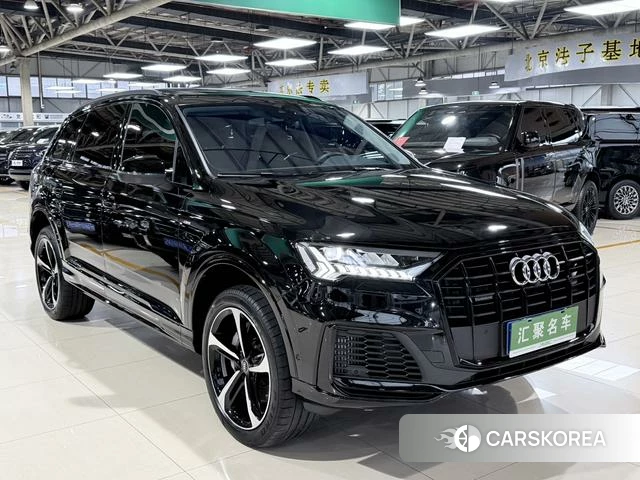 Audi Q7 2024 Черный из Китая, фото 4