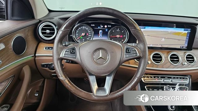 Mercedes-Benz E-Class W213 2018 Черный из Кореи, фото 4