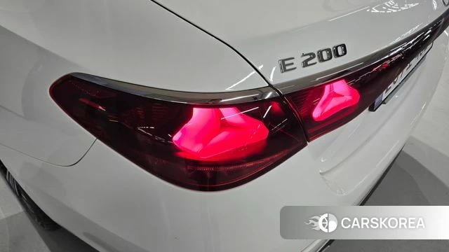 Mercedes-Benz E-Class W214 2025 Белый из Кореи, фото 4