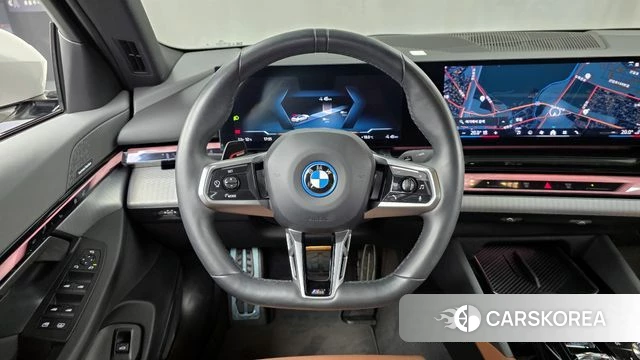 BMW i5 (G60) 2023 Белый из Кореи, фото 4