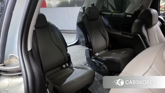 Kia The New Carnival 4th Generation 2025 Серебристо-серый из Кореи, фото 4