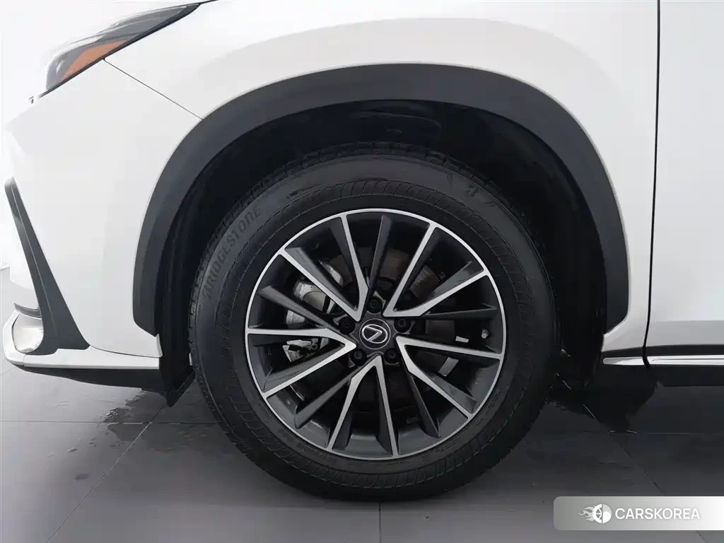 Lexus NX 2022 Белый из Китая, фото 4