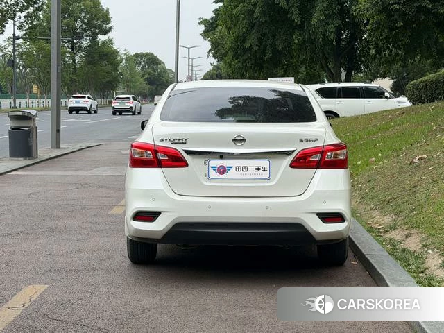 Nissan Xuan Yi 2022 Белый из Китая, фото 4
