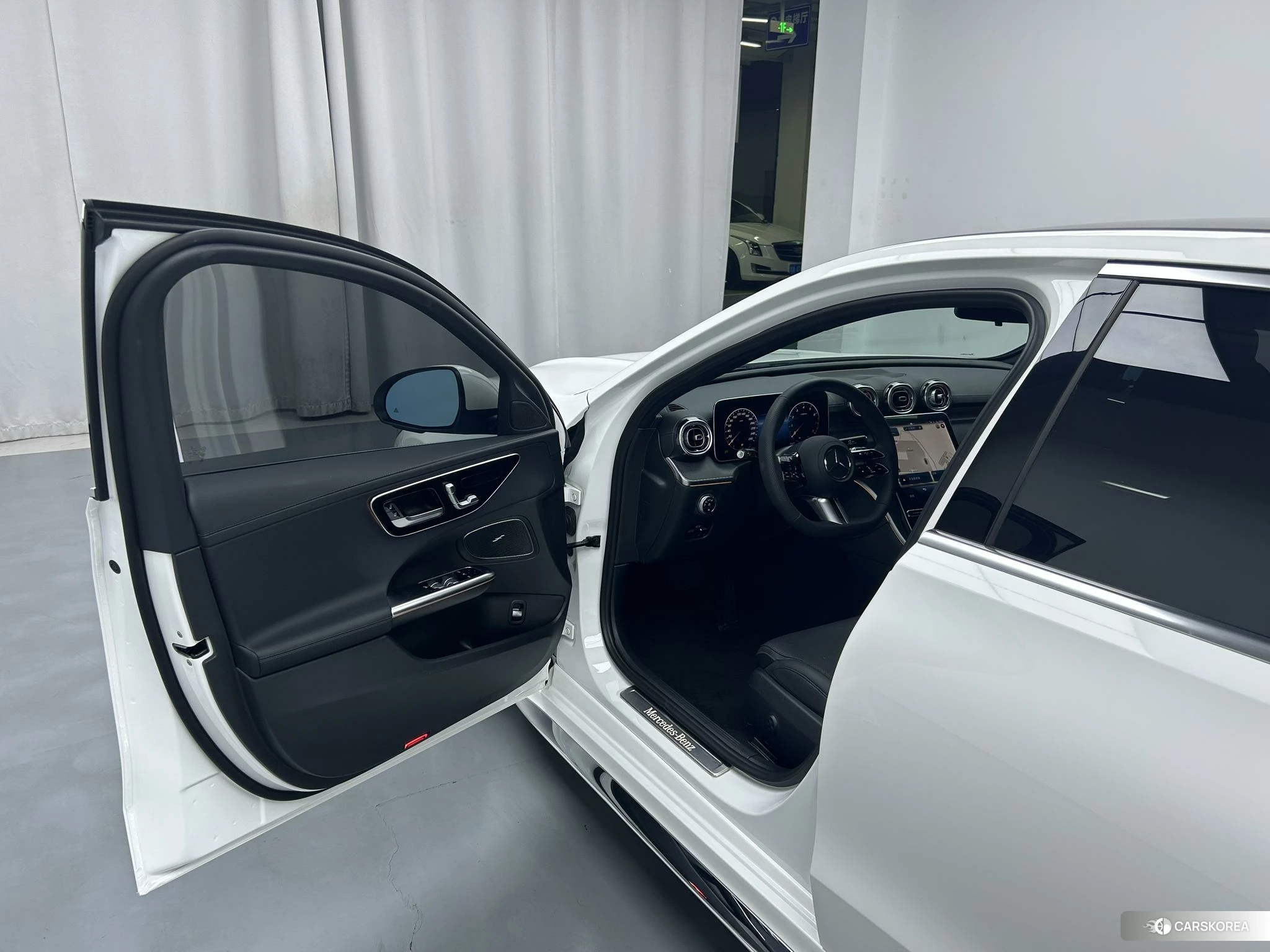 Mercedes-Benz Class C 2023 Белый из Китая, фото 4