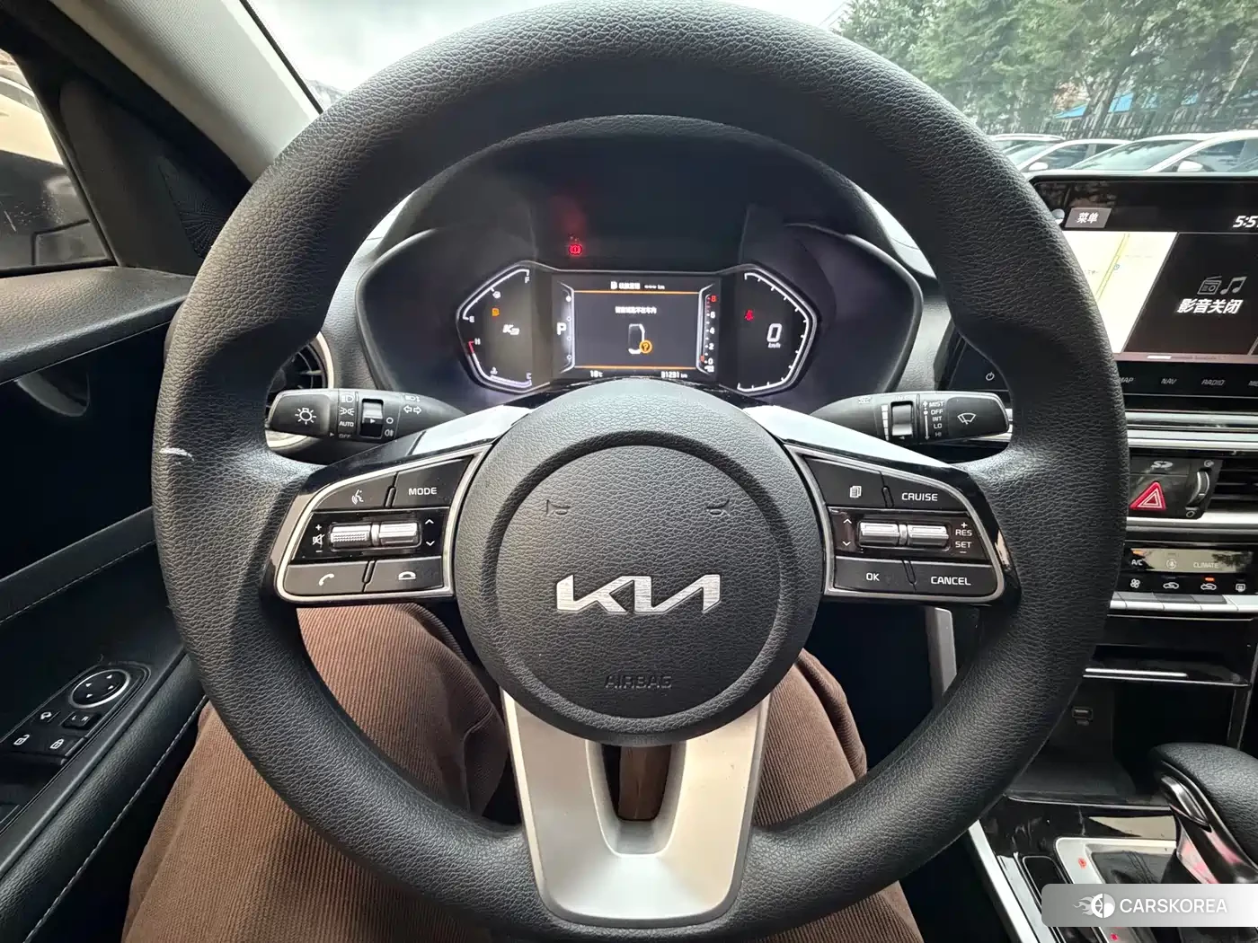 Kia K3 2022 Белый из Китая, фото 4