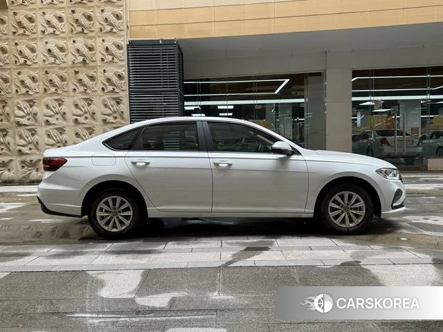 Volkswagen Lavida 2023 Белый из Китая, фото 4