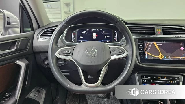 Volkswagen Tiguan Allspace 2022 Белый из Кореи, фото 4