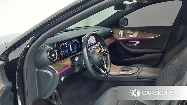 Mercedes-Benz E-Class W213 2021 Черный из Кореи, фото 4