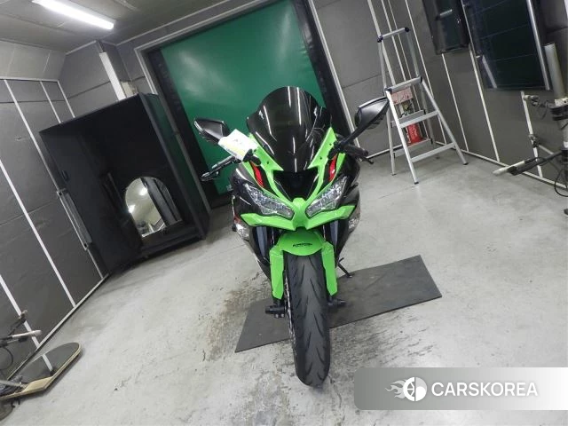 Проданный Kawasaki ZX-6R NINJA ABS 2021 из Японии, фото 2