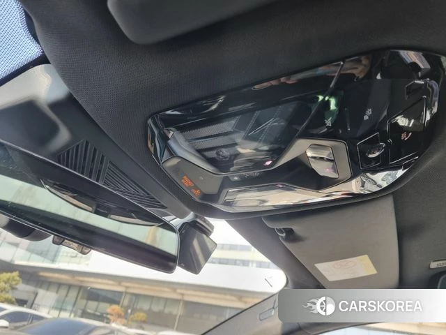 BMW 5 Series (G60) 2024 Небесно-голубой из Кореи, фото 4