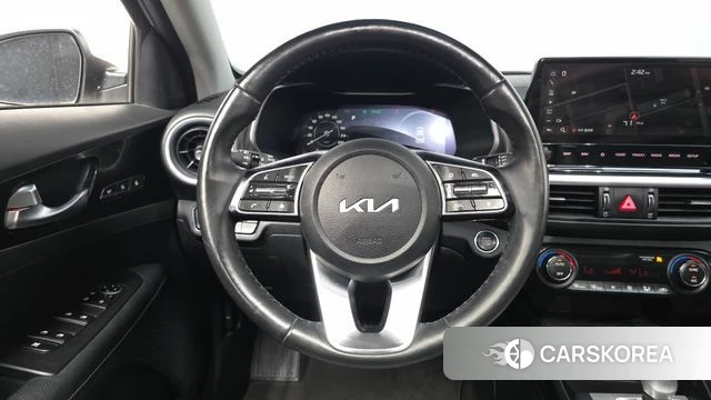 Kia The New K3 2nd generation 2022 Белый из Кореи, фото 4