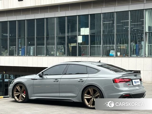 Audi RS 5 2022 Серебристо-серый из Китая, фото 4