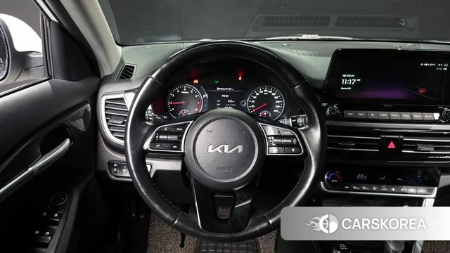 Kia Seltos 2022 Белый из Кореи, фото 4